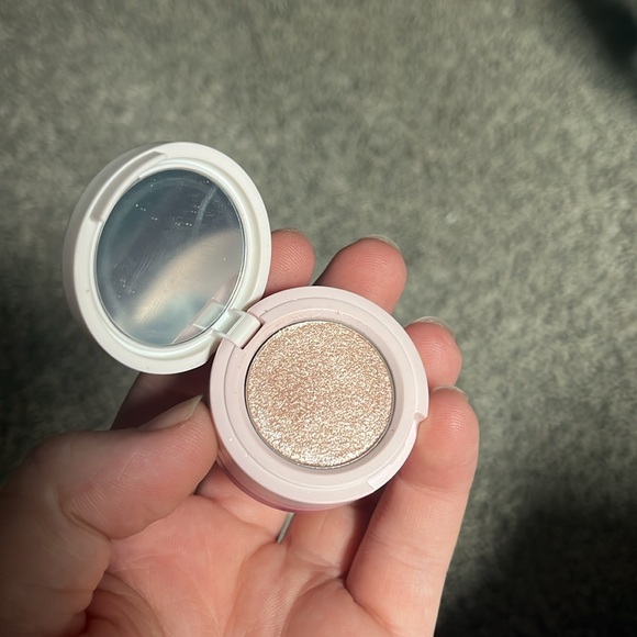 Kaja Three in One Eyeshadow - 01 Rosewater - Picture 2 of 4